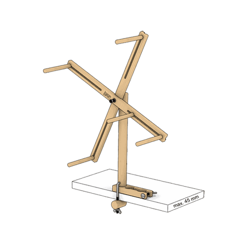 Lojan Skeinwinder on table