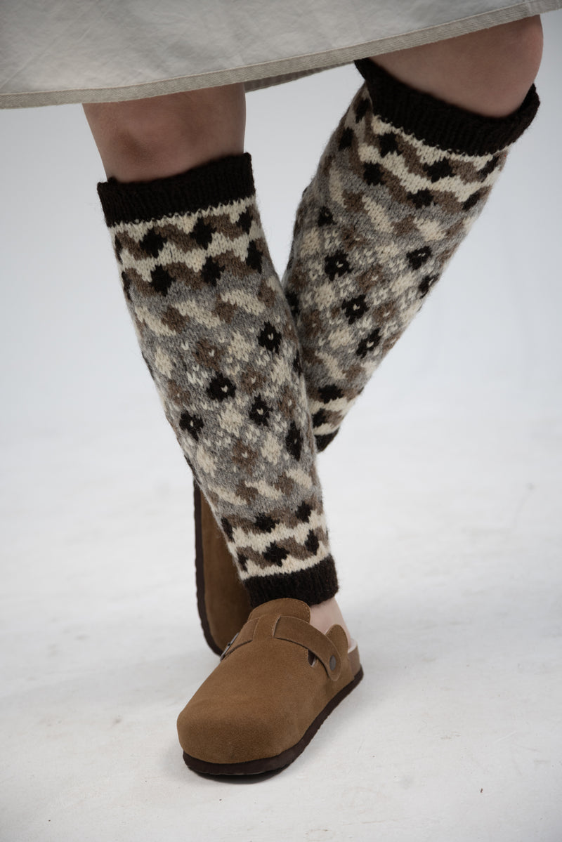 Load image into Gallery viewer, Swordle Bay Legwarmers
