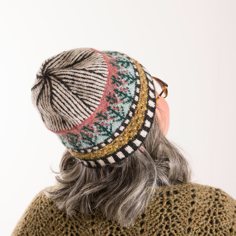 Load image into Gallery viewer, Portmoak Moss Beanie Hat
